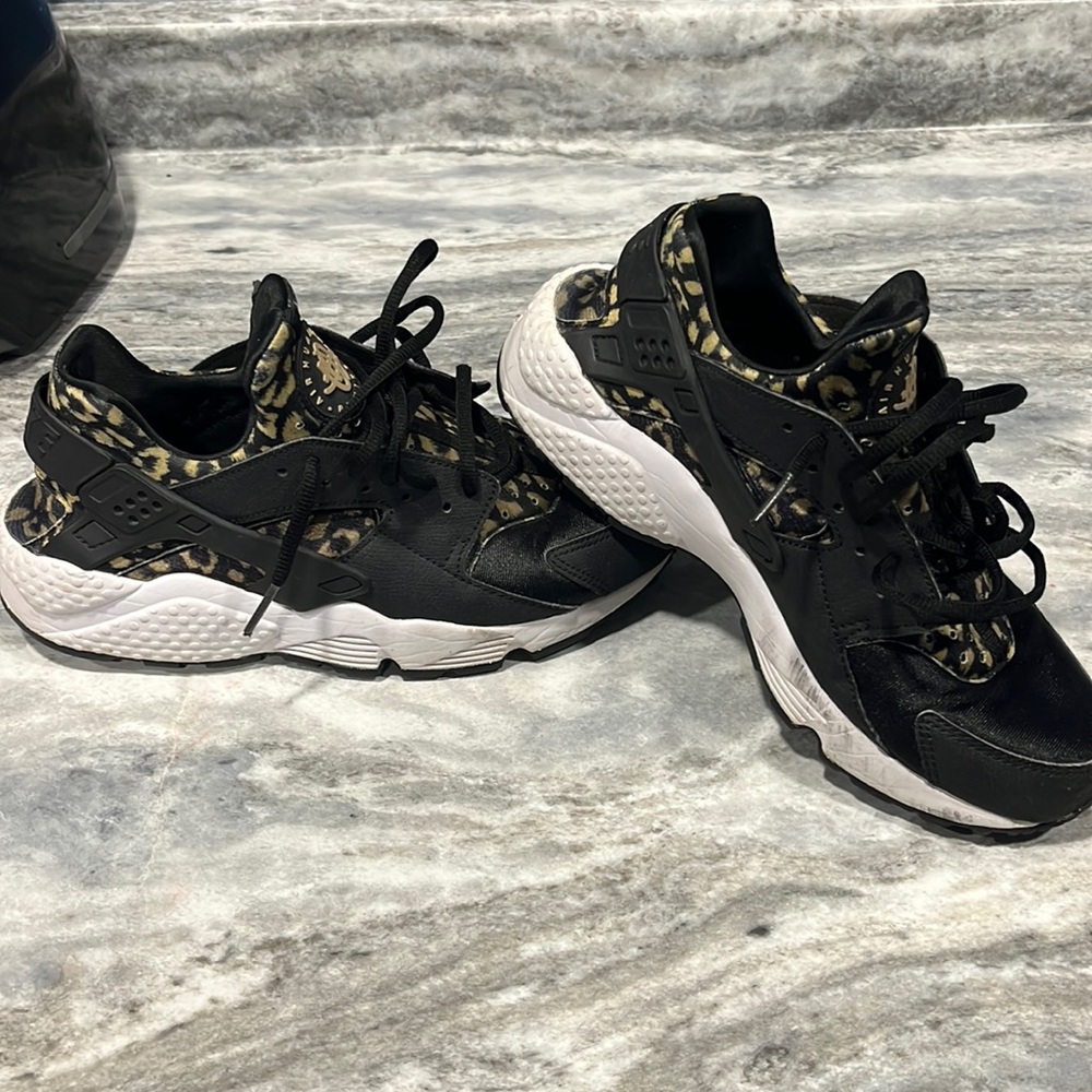 Womens Nike hurache cheetah print